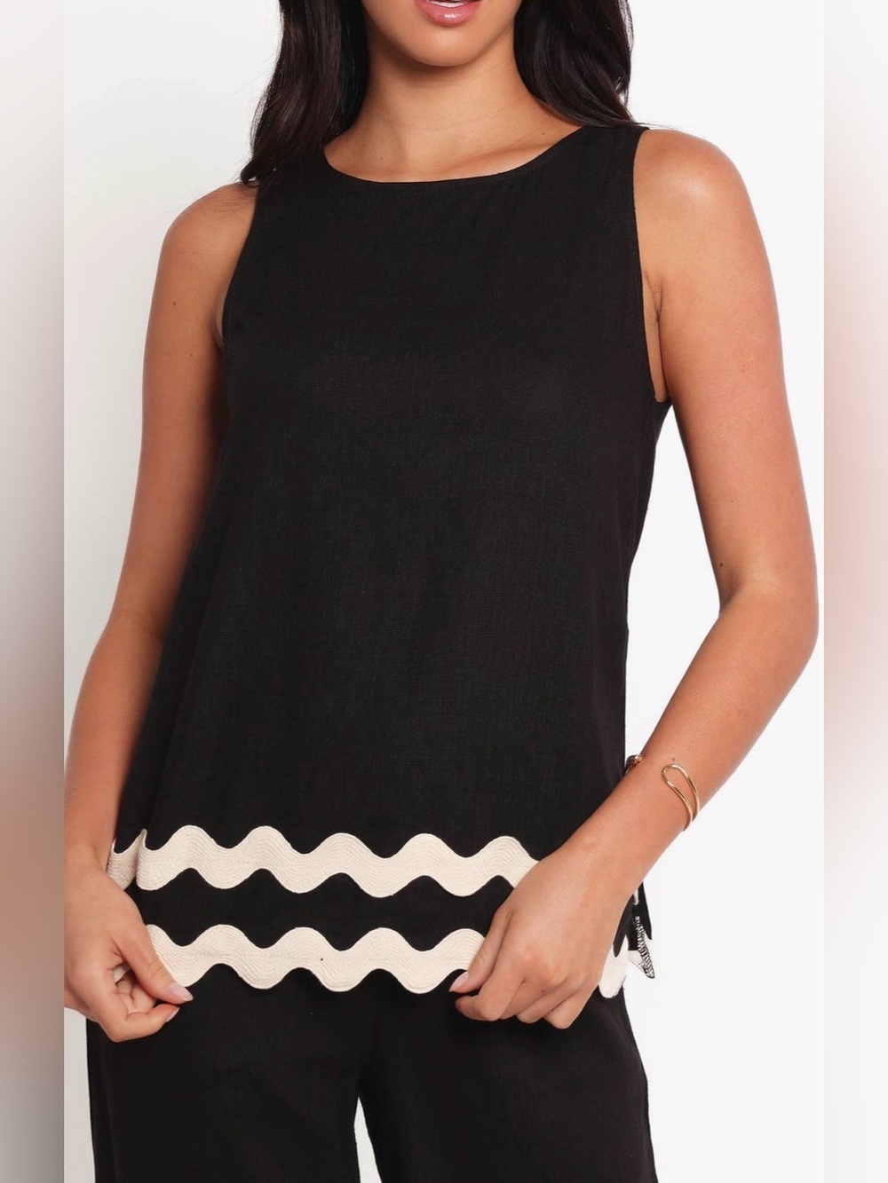 Petal and pup taliah embroidered top size small